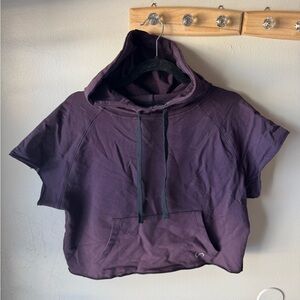 TLF Apparel Purple Short Sleeve Cropped Hoodie Size Large